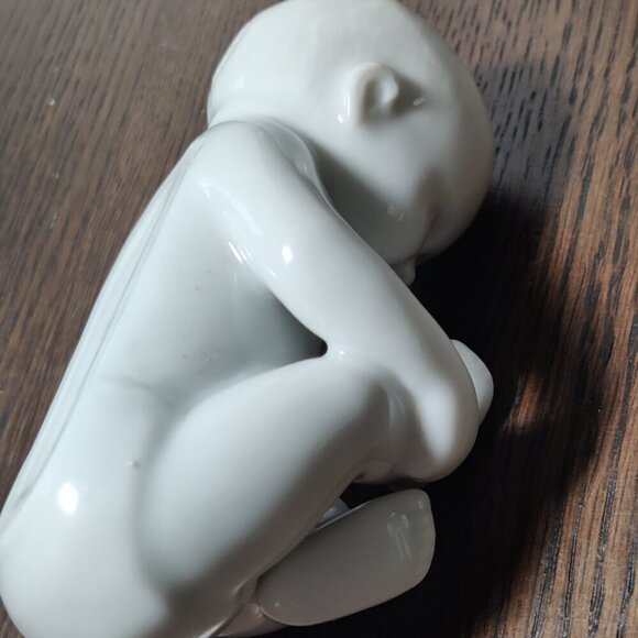 Babbling Baby porcelain figurine by Allan Therkelsen, Royal Copenhagen, Denmark - Picture 6 of 8